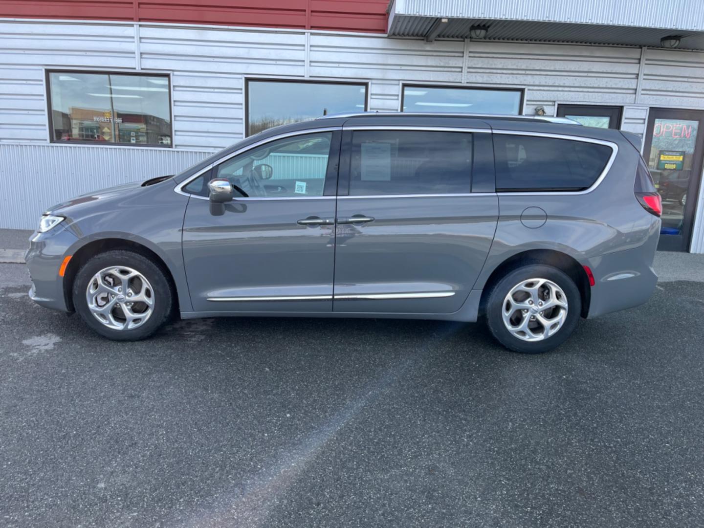 2021 Gray /Grey Chrysler Pacifica (2C4RC3GG3MR) , located at 1960 Industrial Drive, Wasilla, 99654, (907) 274-2277, 61.573475, -149.400146 - Photo#1